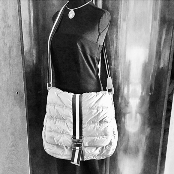 XL💕Y2K JUICY COUTURE💕MESSENGER BAG TRAVEL BAG LAPTOP BAG WEEKENDER VINTAGE BAG - Picture 3 of 17